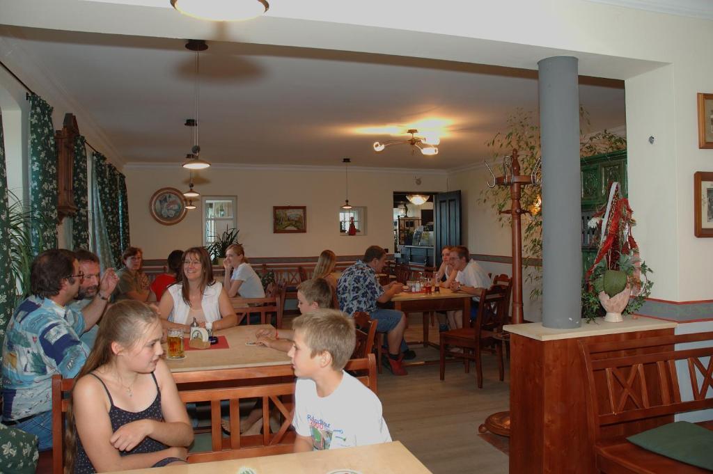 Hotel Zur Schonen Aussicht Feldkirchen-Westerham Esterno foto